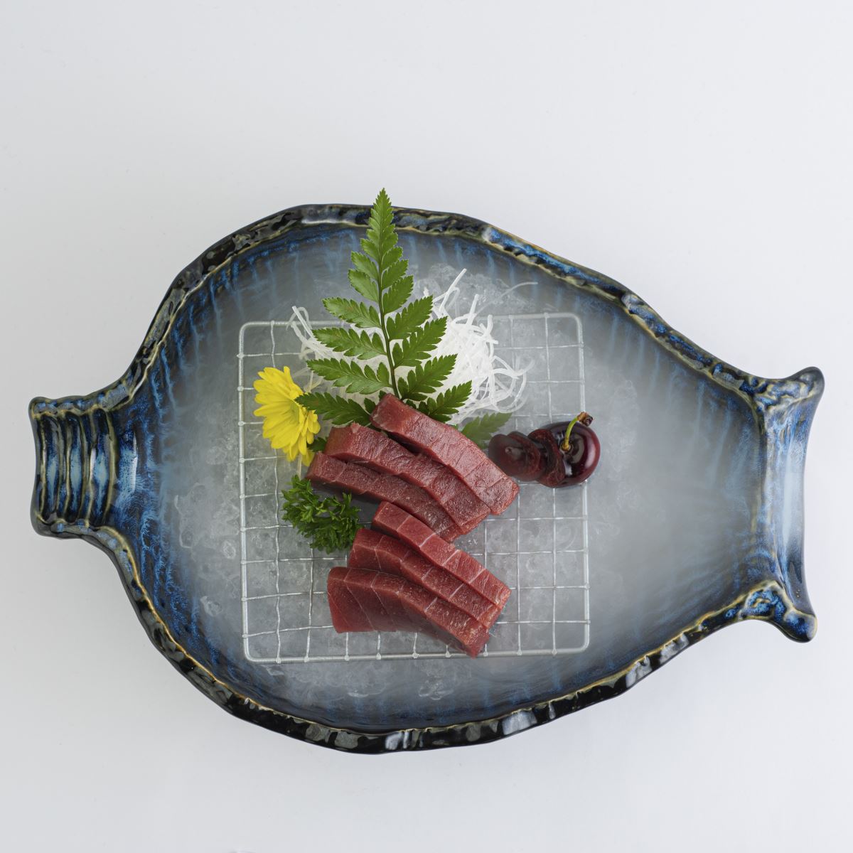 Description: Sashimi cá ngừ